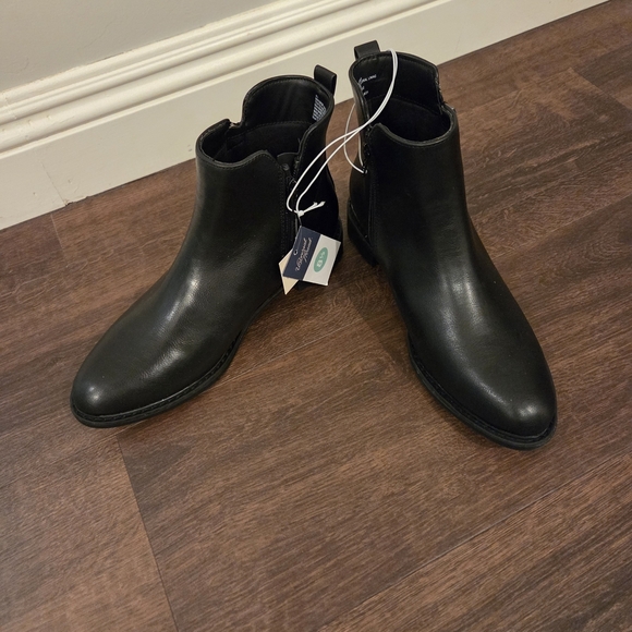 NWT Womens Universal Thread Black Ankle Booties With Memory Foam - Picture 2 of 10